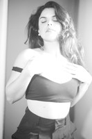 Photographer newport beach Glenn Inskeep Photography bw Document Name_195